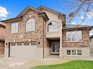 1249 Cancun St, Windsor, ON N9G 0B2