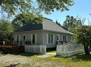 102 Oar Rd, Gallatin, MO 64640