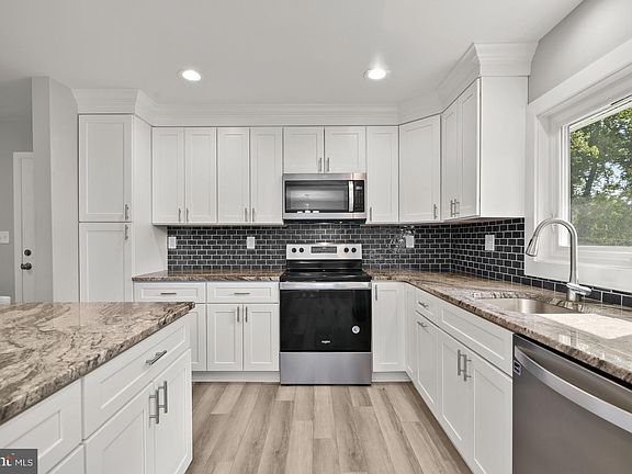 3rd image of 7933 Hammond Pkwy