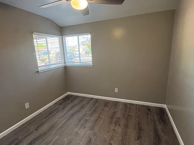 1531 Sansinena Ln — Photo 13