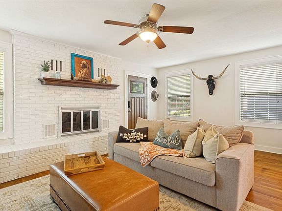 4th image of 3912 Byers Ave