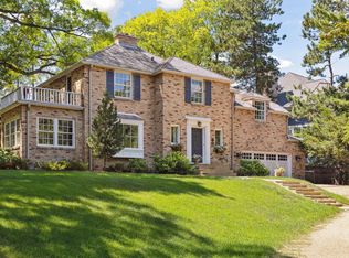 4928 Sunnyslope Rd E, Edina, MN 55424