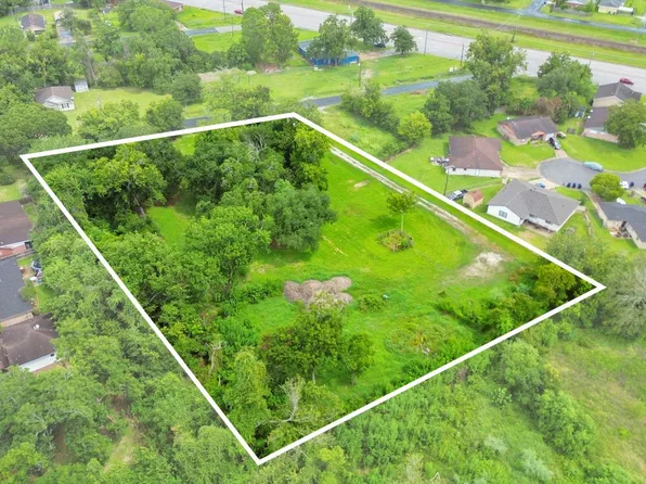 6004 Anderson St, Texas City, TX 77591