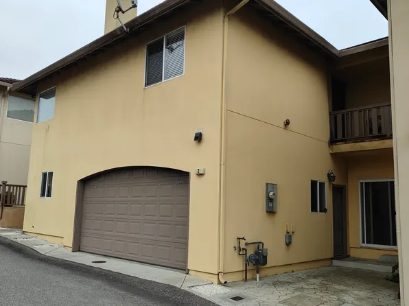 2 Carmel Cir, Marina, CA 93933