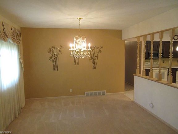 4th image of 2681 Dorset Dr
