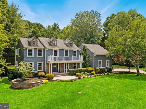 11 Orchard Hill Dr, Manalapan, NJ 07726