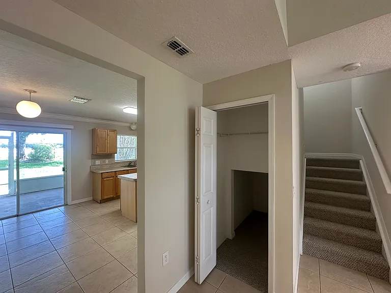 2529 12th Sq SW — Photo 13