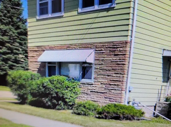 1524 Iowa St, Oshkosh, WI 54902
