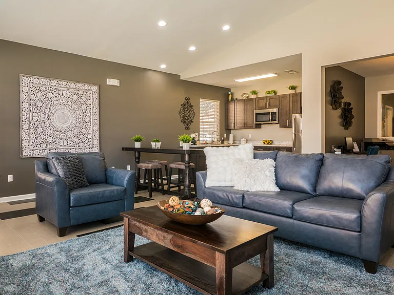 West Park Apartments — Photo 11