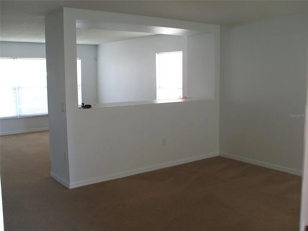 4 bed, 2.5 bath, 2387 sqft, $2,600 — Photo 3