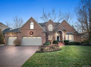 28058 Ashland Ave, Harrison Township, MI
