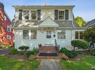 10 Hathaway Pl, Glen Ridge, NJ 07028