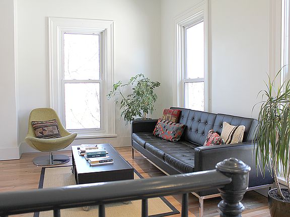 2nd image of 298 Jersey St #2