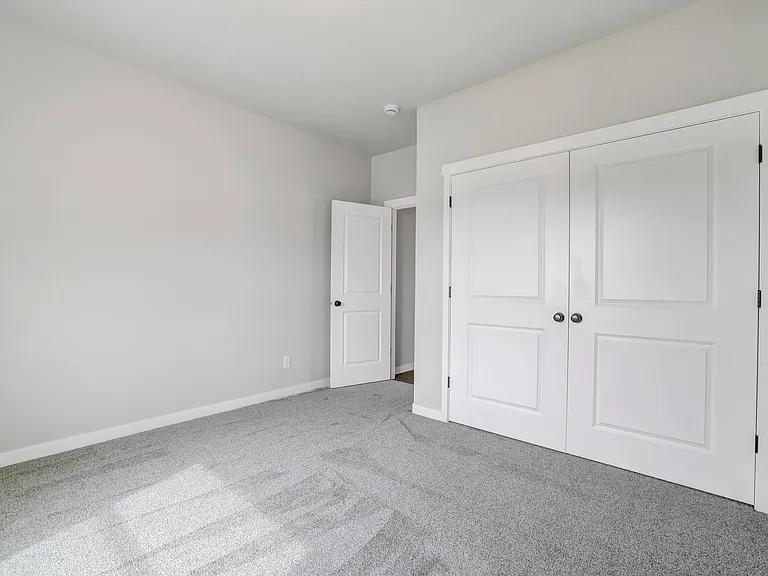533 Irene St — Photo 32