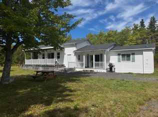 87 Somerset Dr, Shelburne, NS B0T1V0