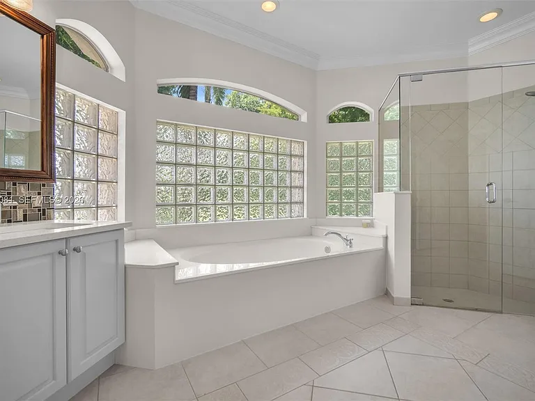16310 Paddock Ln — Photo 45