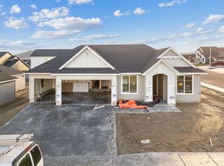 7963 Lennox St, West Richland, WA 99353