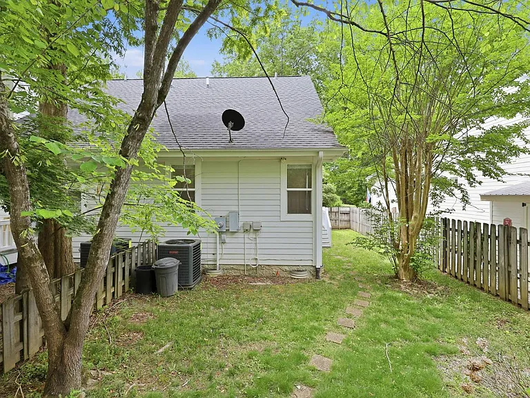 67 Covered Bridge Dr — Photo 30