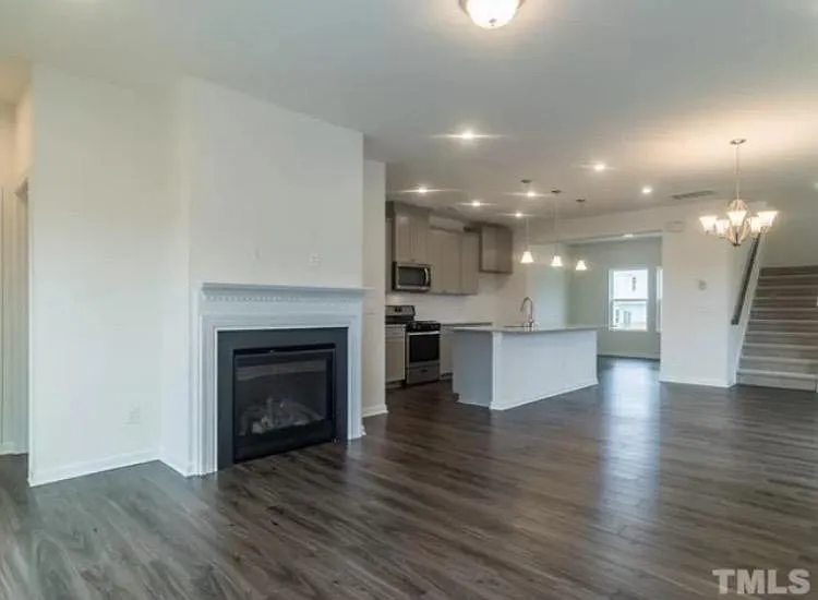 1018 Salt Glaze Ln — Photo 3