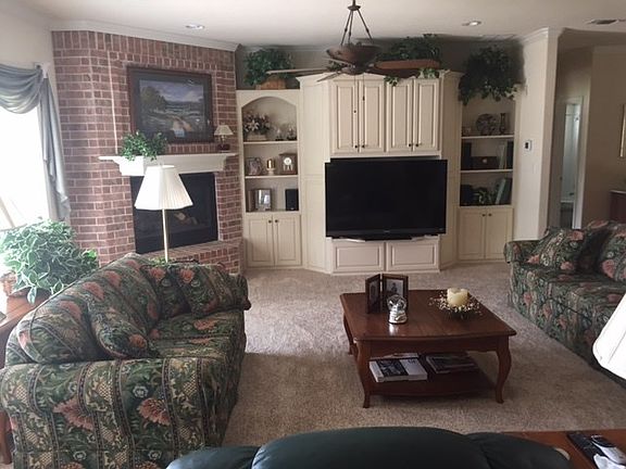 2nd image of 435 Kiowa Dr W