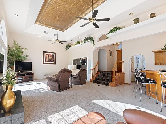 4th image of 19158 Farallon Rd