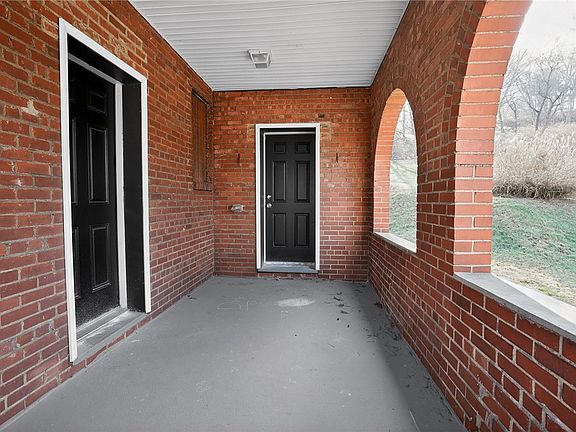 2nd image of 254 Cline St