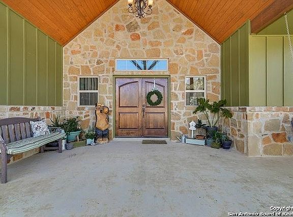 3rd image of 407 Red Oak Dr