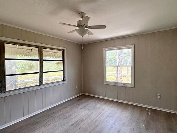 4th image of 1324 Neely Dr