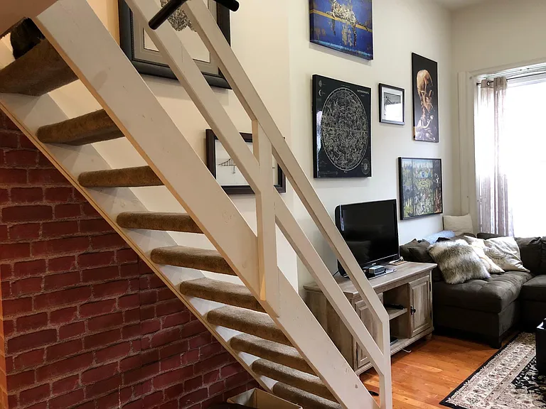 2022 Spring Garden St #1F — Photo 3