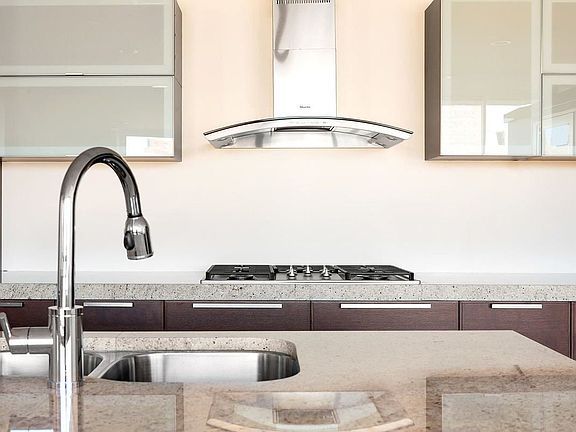5th image of 301 W 118th St #1