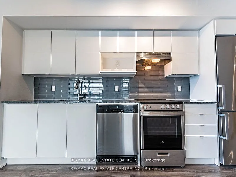 2 bed, $2,400 — Photo 3