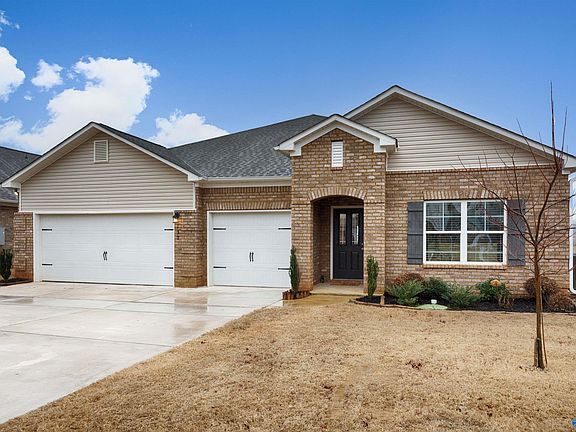 3rd image of 132 Chesire Cove Ln