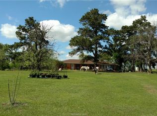 6743 Jones Orchard Rd, Hearne, TX 77859