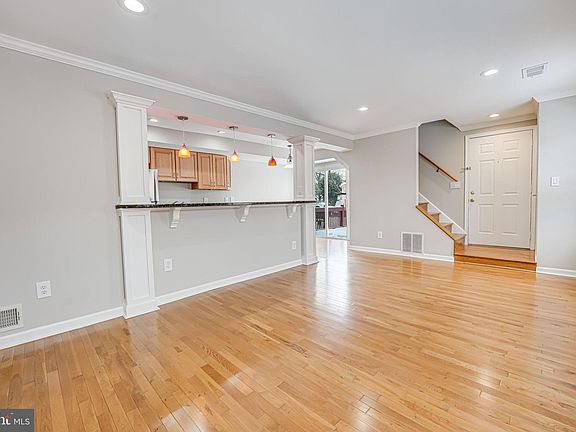 4th image of 9518 Hagel Cir Suite D