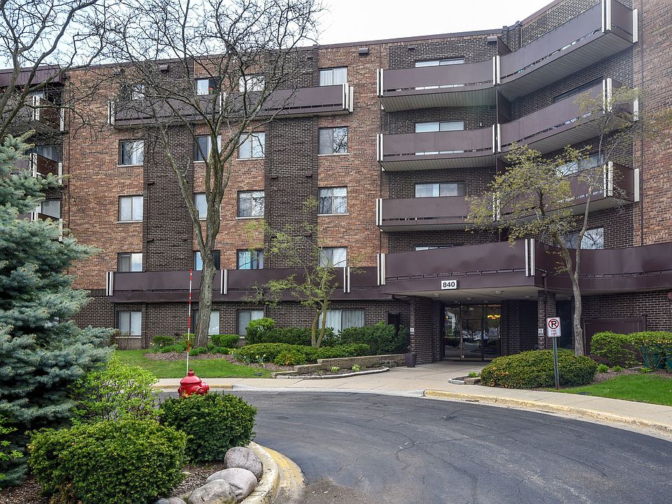 1st image of 840 Wellington Ave Unit 213
