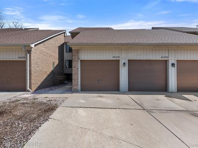 42372 Lochmoor St, Clinton Township, MI, 48038