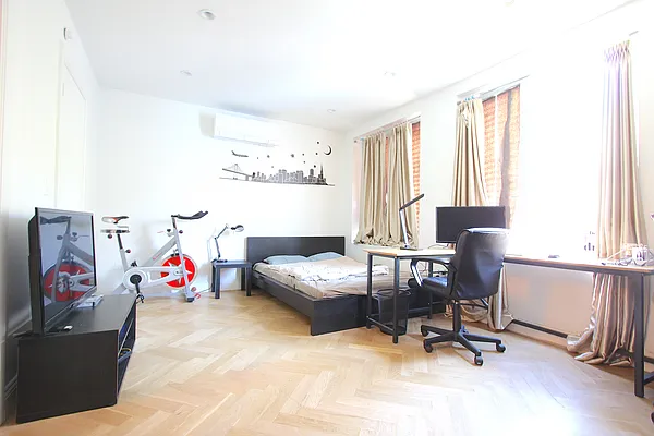 Rented by Corcoran | media 1