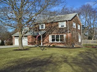 51 Cooks Rd, East Patchogue, NY 11772