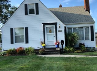 8124 Dartworth Dr, Parma, OH 44129