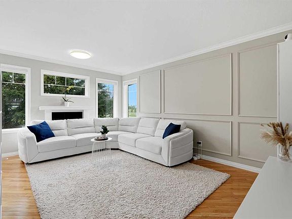 4th image of 15 Silver Springs Way NW #18