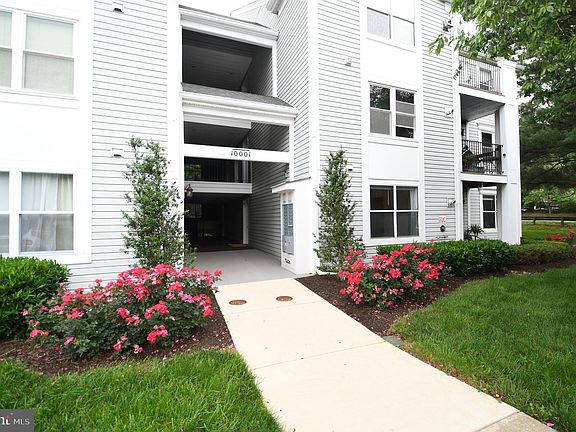 3rd image of 10001 Vanderbilt Cir APT 4-2