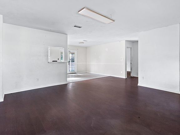 5th image of 2145 Portsmouth Cir