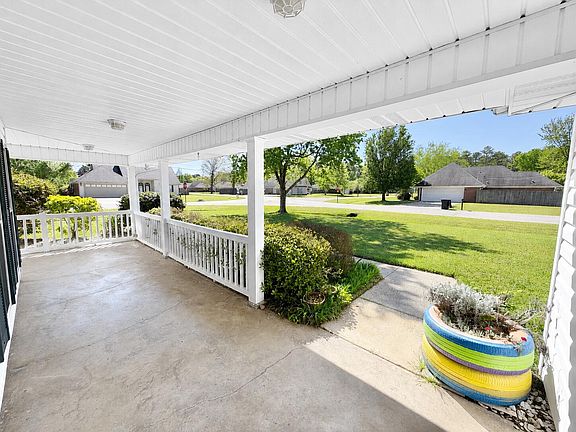 5th image of 544 Oakdale Dr