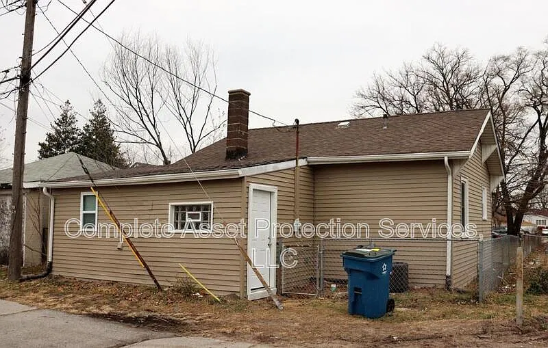 2 bed, 1.0 bath, 761 sqft, $1,465 — Photo 3