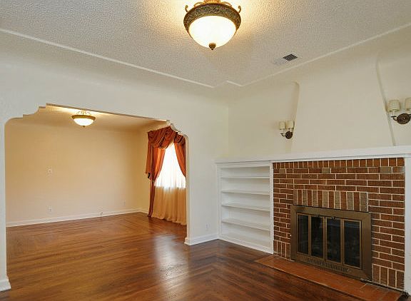 3rd image of 1398 E San Fernando St