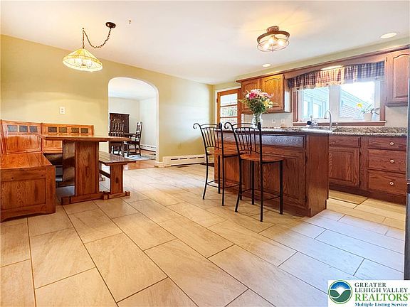 4th image of 549 Nazareth Dr