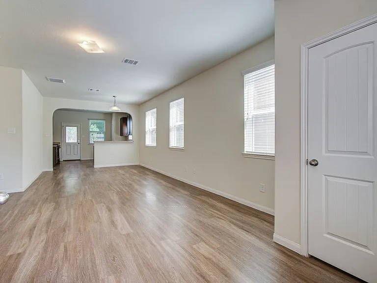 10410 Solitude Way — Photo 6