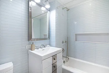 Rented by R New York