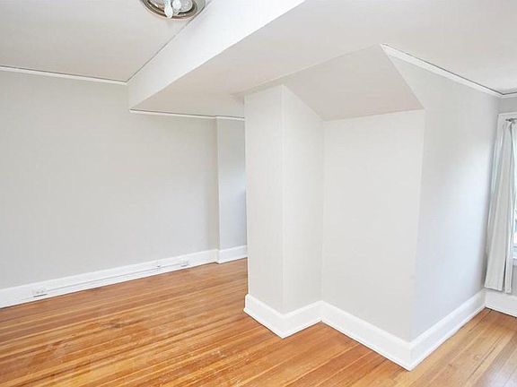 4th image of 10 Hanford Ave Floor 3