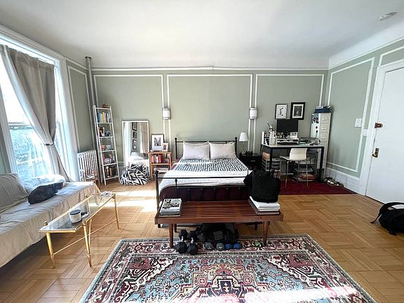 3rd image of 307 W 105th St APT 4A